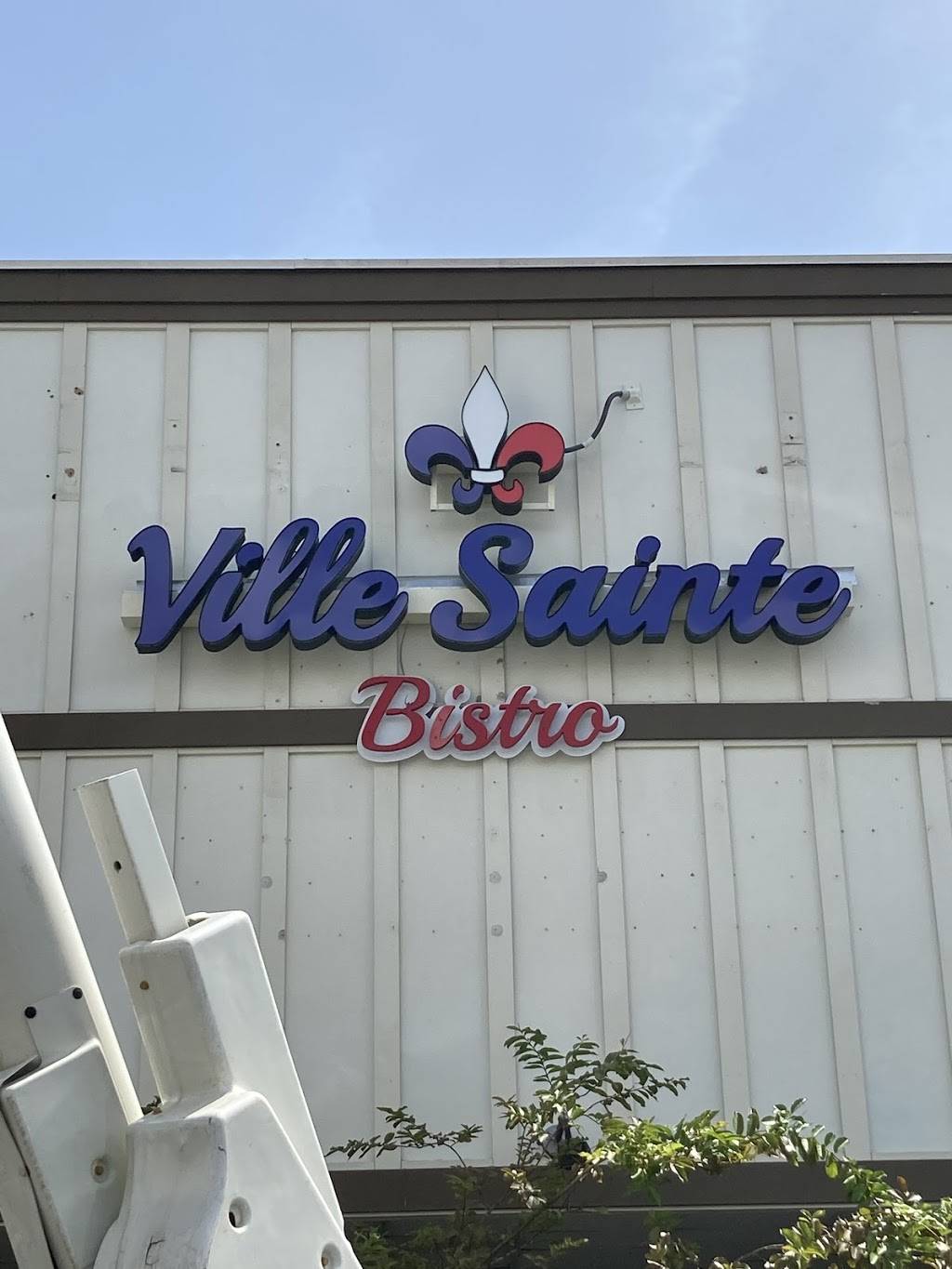 Ville Sainte Bistro | restaurant | 1035 Johnnie Dodds Blvd B7, Mt Pleasant, SC 29464, USA | 8433885778 OR +1 843-388-5778