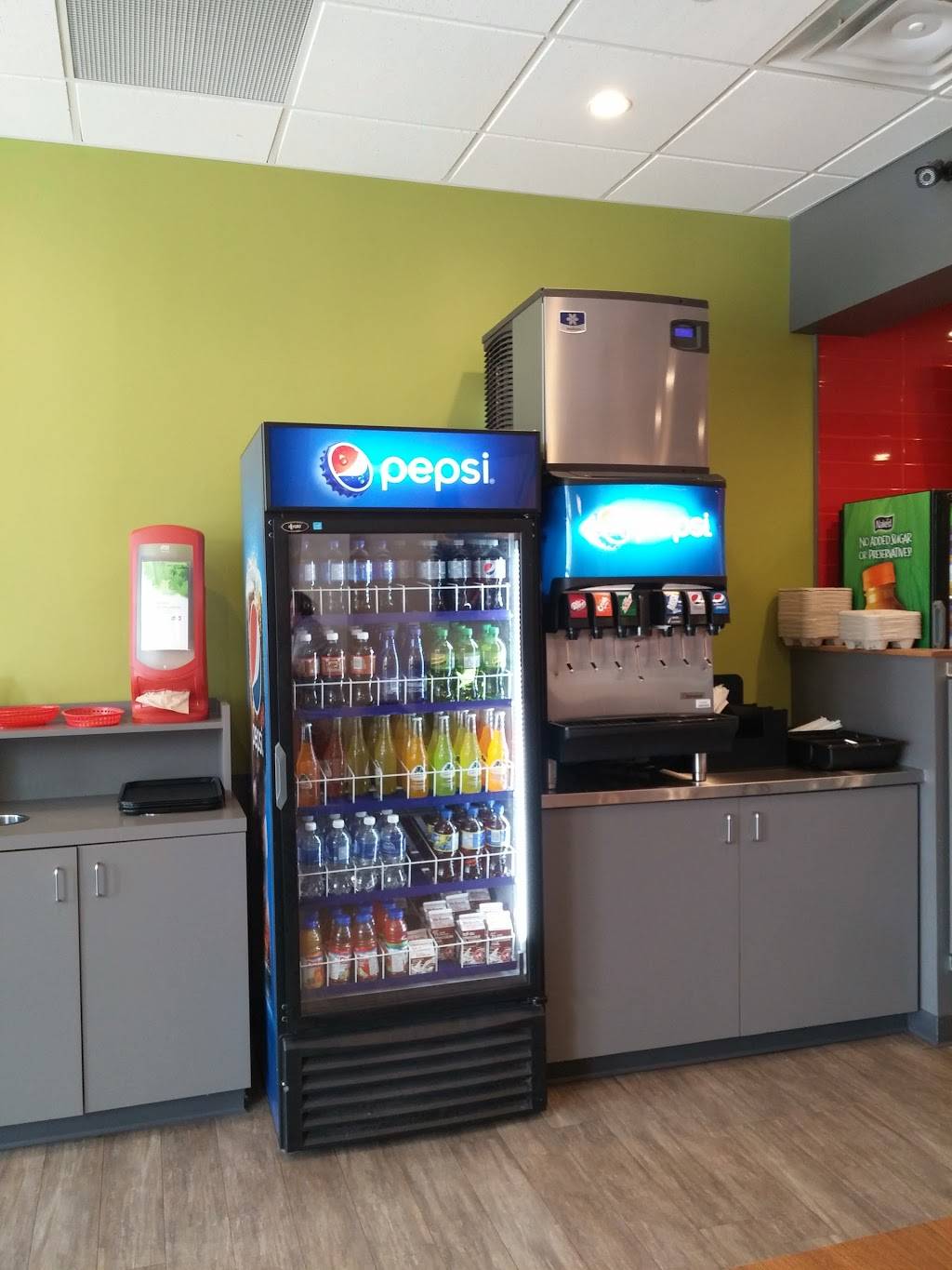 Quesada Burritos & Tacos | restaurant | 2000 Appleby Line g9, Burlington, ON L7L 6M6, Canada | 9053310339 OR +1 905-331-0339