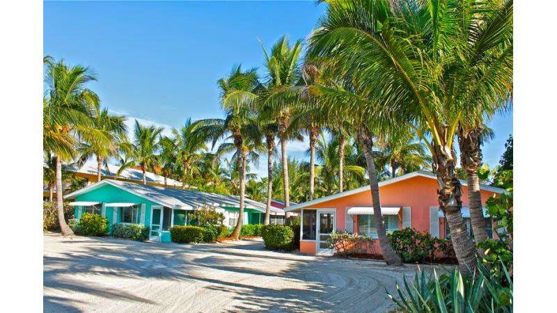 Just Georges | restaurant | 1956 Laskin Rd, Virginia Beach, VA 23454, USA | 7574288940 OR +1 757-428-8940