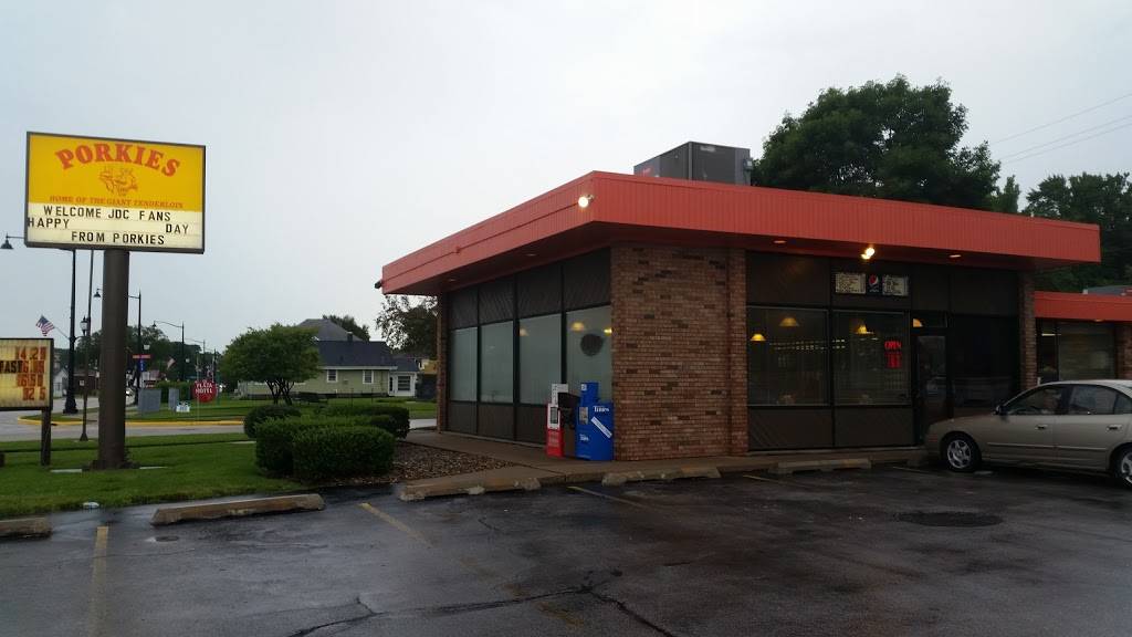 Porkies Restaurant | restaurant | 130 1st Ave, Silvis, IL 61282, USA | 3097553966 OR +1 309-755-3966