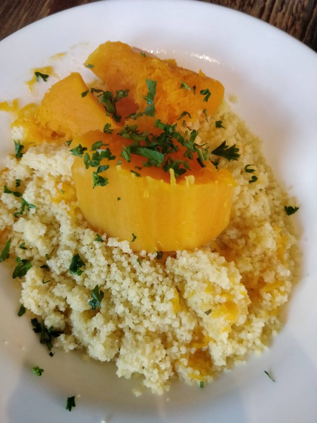 Hummus Elite | restaurant | 39 E Palisade Ave, Englewood, NJ 07631, USA | 2015695600 OR +1 201-569-5600