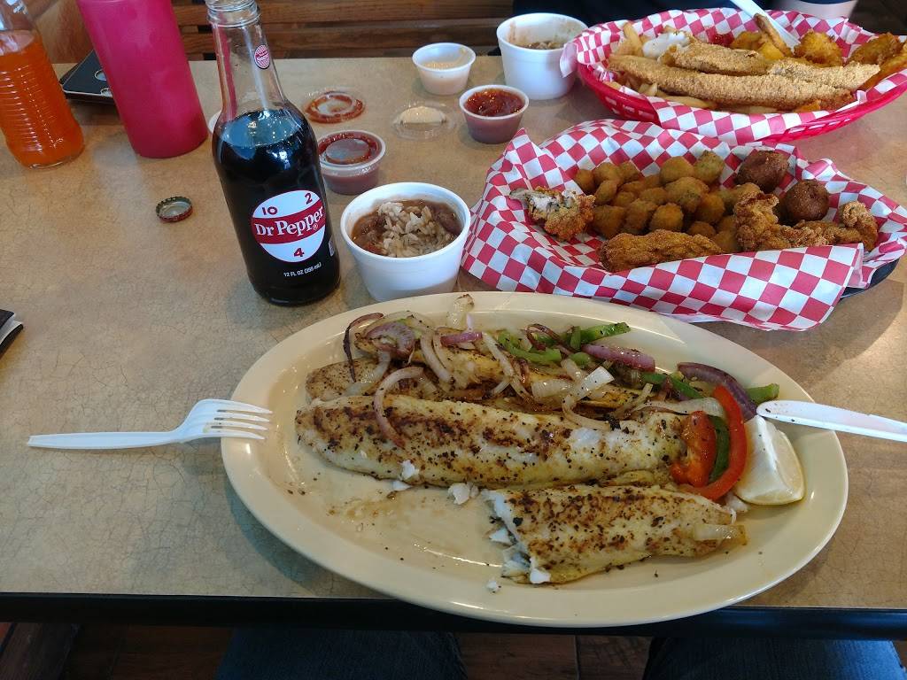 Sams Southern Eatery | restaurant | 2405 Memorial Blvd, Port Arthur, TX 77640, USA | 4099996206 OR +1 409-999-6206