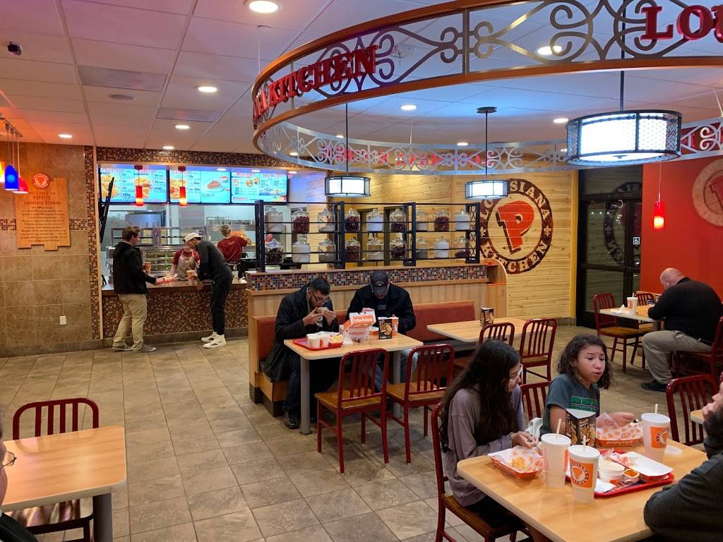 Popeyes Louisiana Kitchen | restaurant | 57858 Twentynine Palms Highway, Yucca Valley, CA 92284, USA | 7604185889 OR +1 760-418-5889