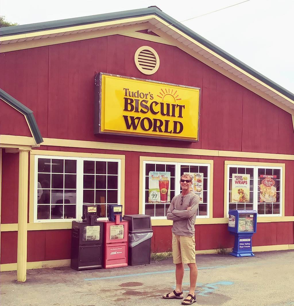 Tudors Biscuit World | restaurant | 334 S Church St, Ripley, WV 25273, USA | 3043727088 OR +1 304-372-7088