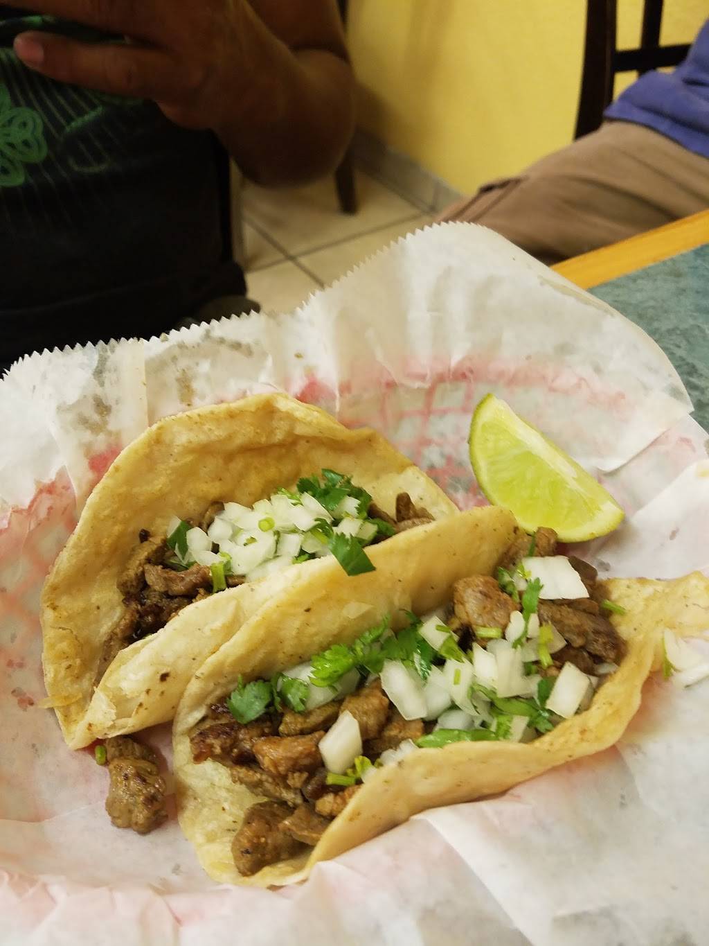 LA TAPATIA MEAT MARKET AND RESTAURANT | restaurant | 2113 Citrus Blvd, Leesburg, FL 34748, USA | 3523159555 OR +1 352-315-9555