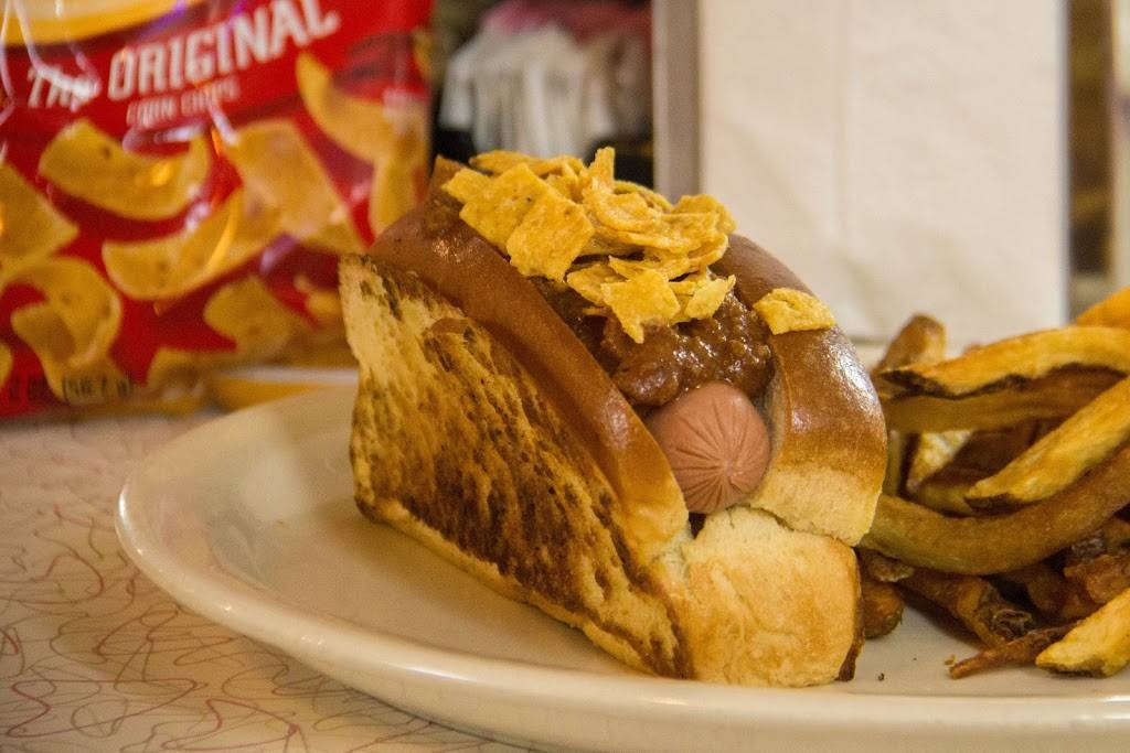 Dans Dogs Hot Dog Eatery & Diner (formerly The Place To Be Deli | restaurant | 5751 Smith Rd, Cleveland, OH 44142, USA | 2168989141 OR +1 216-898-9141