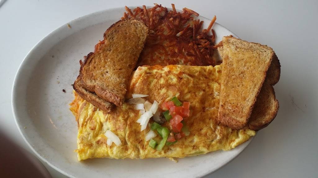 Dennys Diner | restaurant | 2 W Munroe Ave, Wisconsin Dells, WI 53965, USA | 6082547647 OR +1 608-254-7647