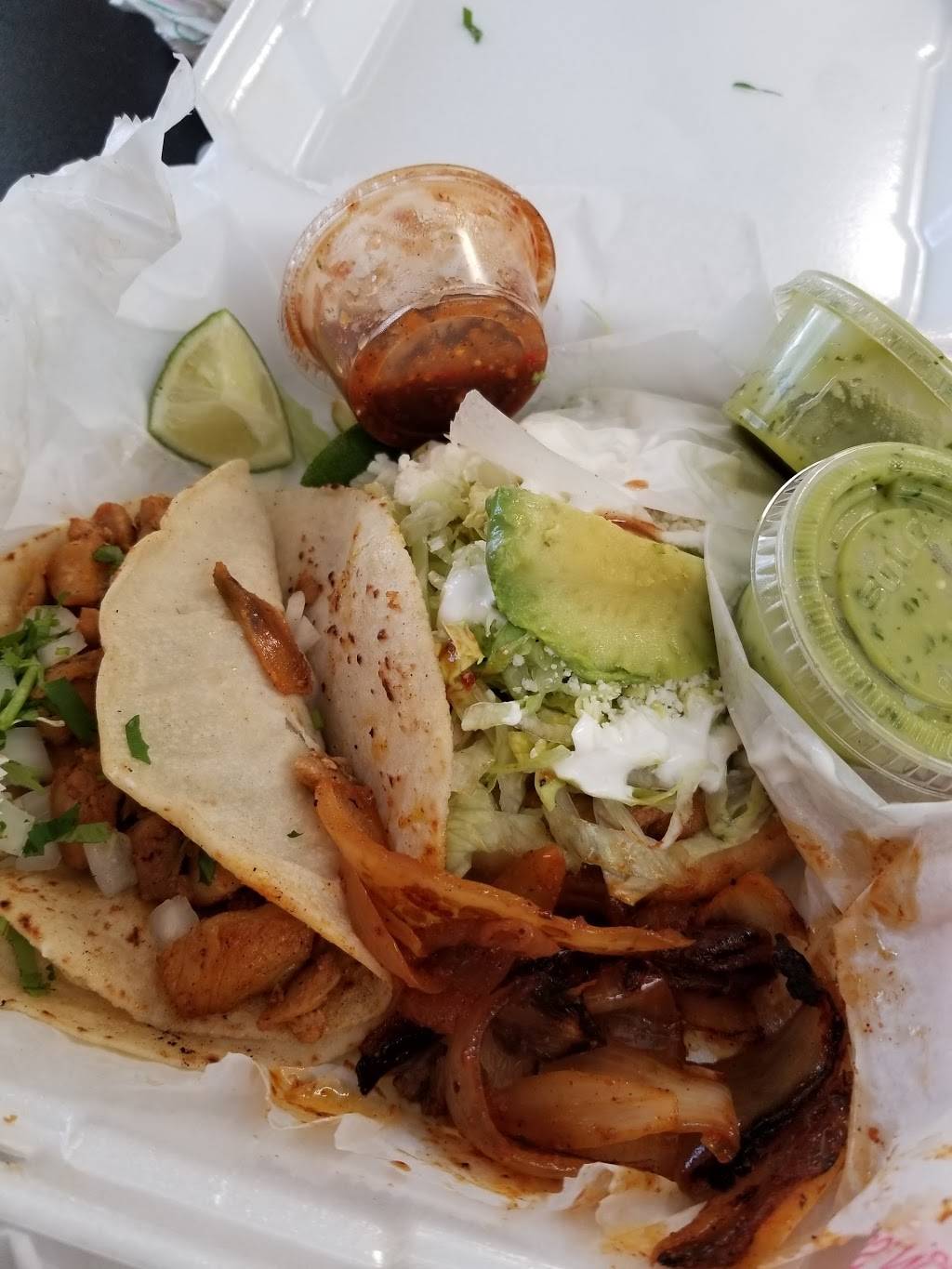 Lolis Mexican Cravings | restaurant | 8005 Benjamin Rd, Tampa, FL 33634, USA | 8138867467 OR +1 813-886-7467