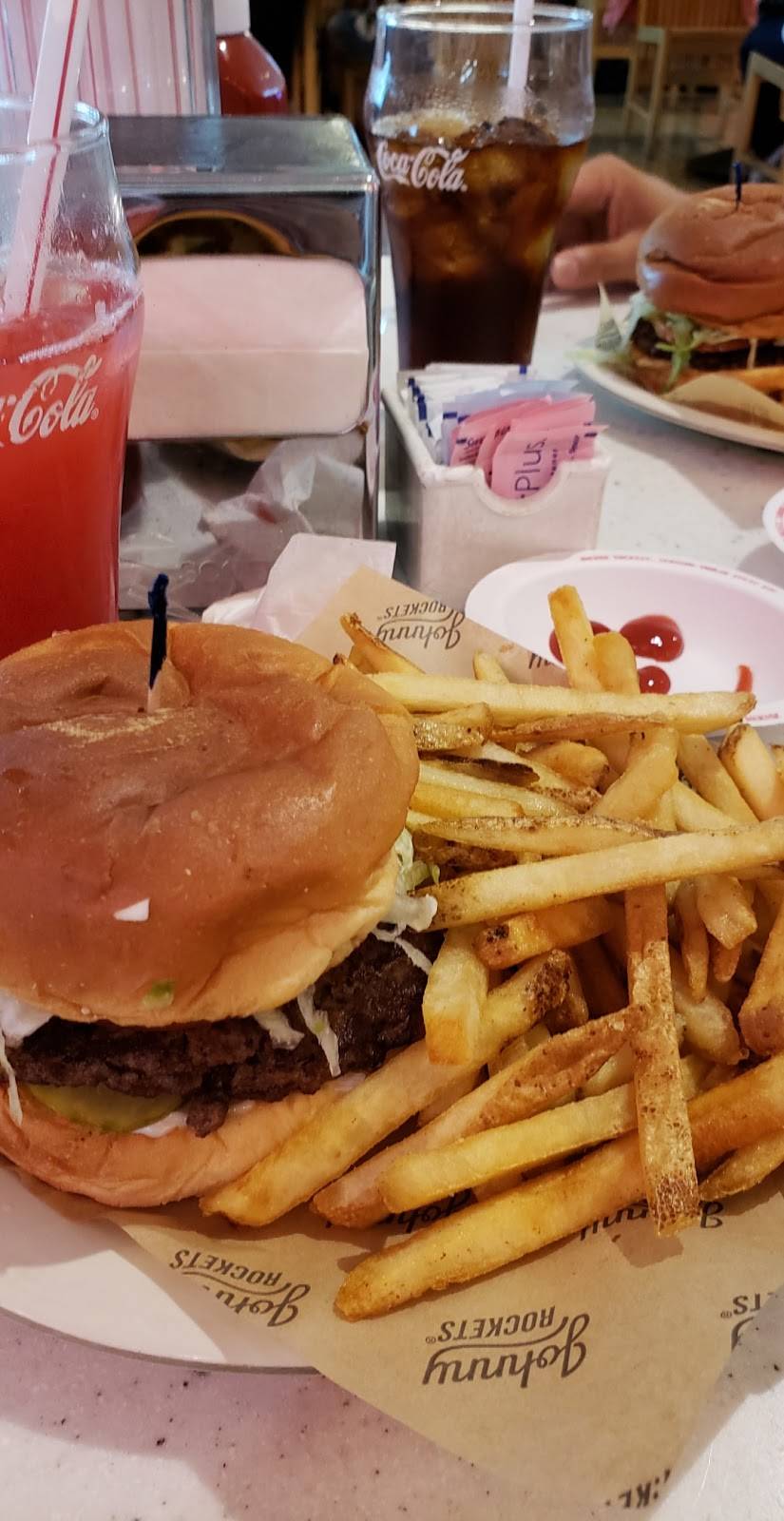 Johnny Rockets | restaurant | 400 S Baldwin Ave, Arcadia, CA 91007, USA | 6264620106 OR +1 626-462-0106