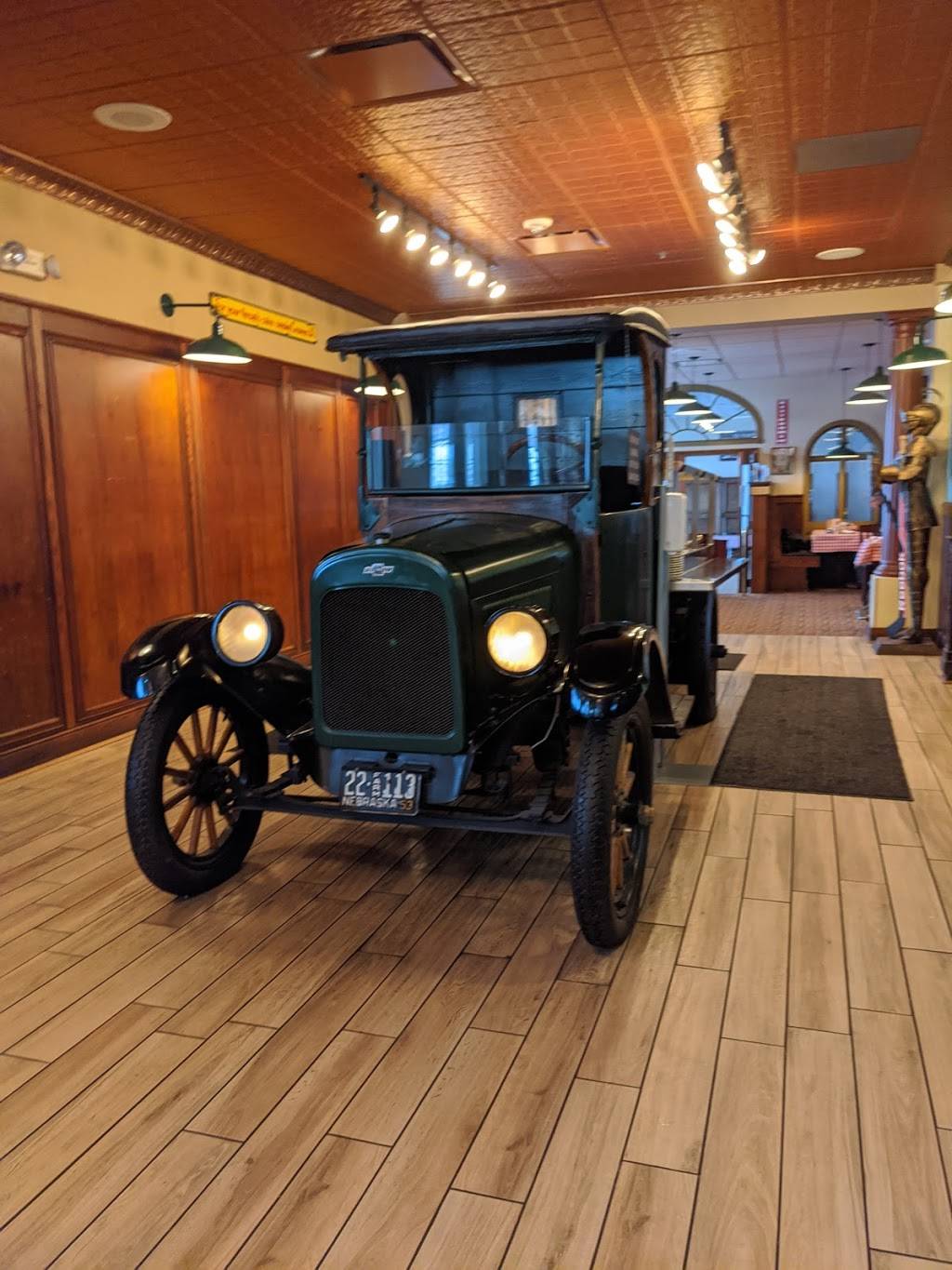 Spaghetti Works | restaurant | 8416 Park Dr, Ralston, NE 68127, USA | 4025921444 OR +1 402-592-1444