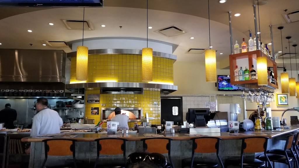 California Pizza Kitchen at Fresno | restaurant | 7985 N Blackstone Ave, Fresno, CA 93720, USA | 5594480801 OR +1 559-448-0801