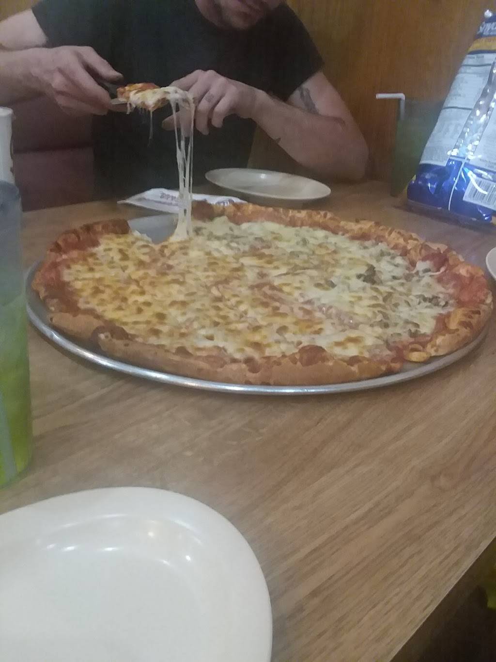 Giovannis Pizza | restaurant | 10355 Main St, South Webster, OH 45682, USA | 7407782235 OR +1 740-778-2235