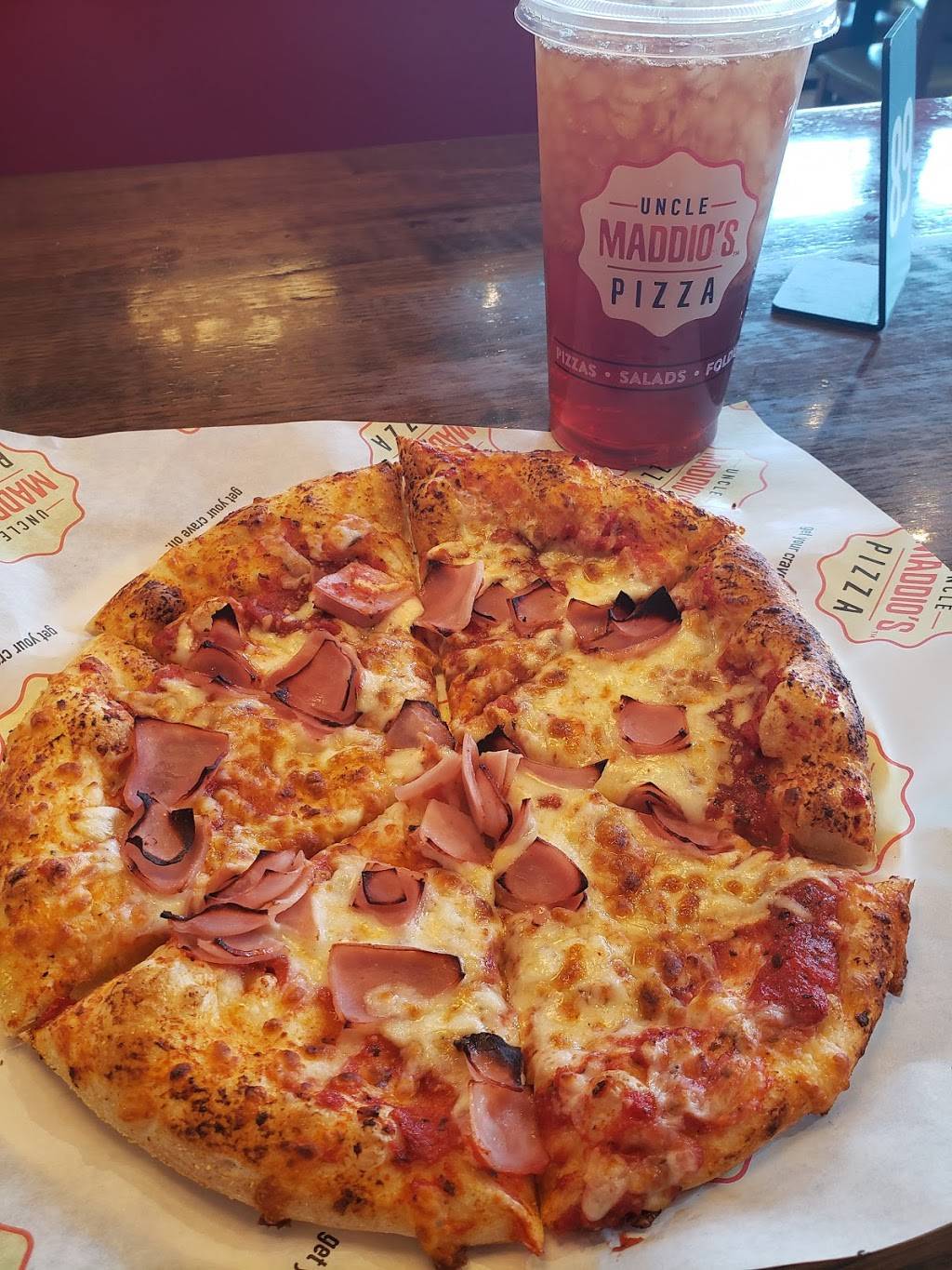 Uncle Maddios Pizza | restaurant | 2052 Town Center Blvd, Knoxville, TN 37922, USA | 8656922426 OR +1 865-692-2426