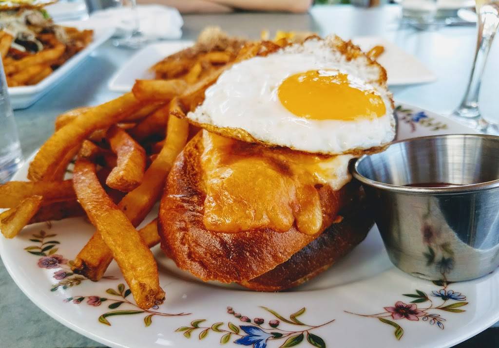 Sala and Betty | restaurant | 5201 Airport Blvd, Austin, TX 78751, USA | 5126450214 OR +1 512-645-0214