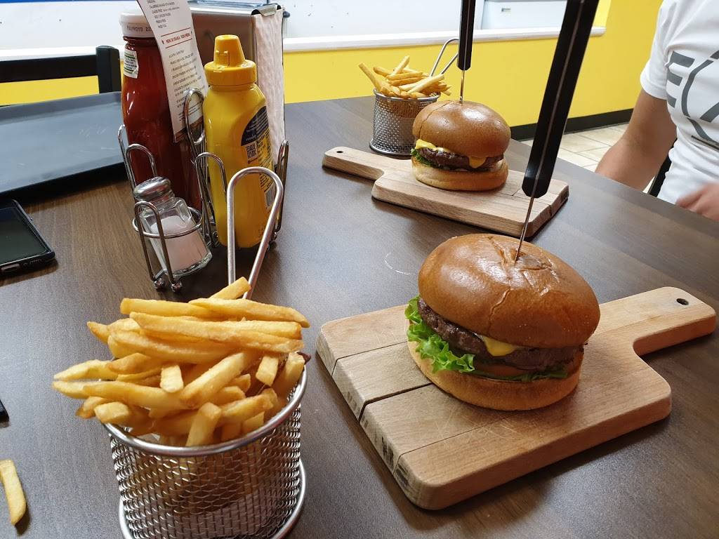 Kings Point Ice Cream and Burger | restaurant | 7231 International Dr #J, Orlando, FL 32819, USA | 4078689079 OR +1 407-868-9079