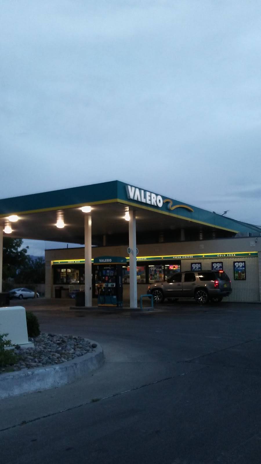 Circle K | meal takeaway | 1100 Old Coors Dr SW, Albuquerque, NM 87121, USA | 5052460652 OR +1 505-246-0652