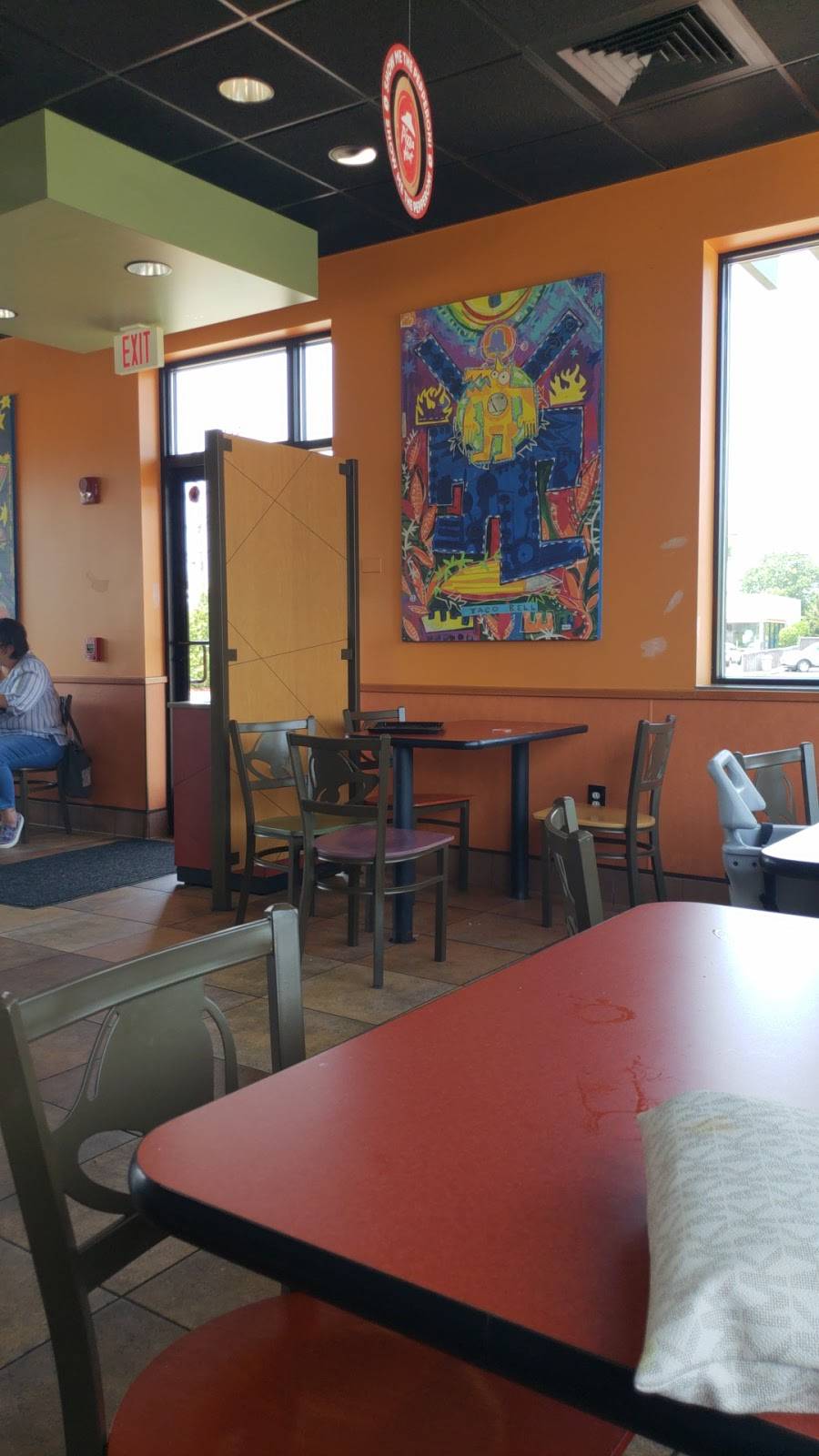 Taco Bell | meal takeaway | 311 Montauk Hwy, Lindenhurst, NY 11757, USA | 6312266795 OR +1 631-226-6795