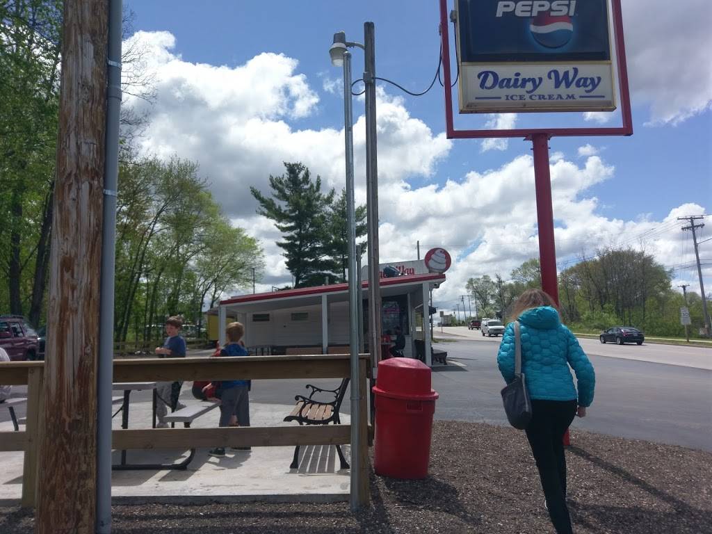 Dairy Way | restaurant | 111 Gebhardt Rd, Black River Falls, WI 54615, USA | 7152842867 OR +1 715-284-2867