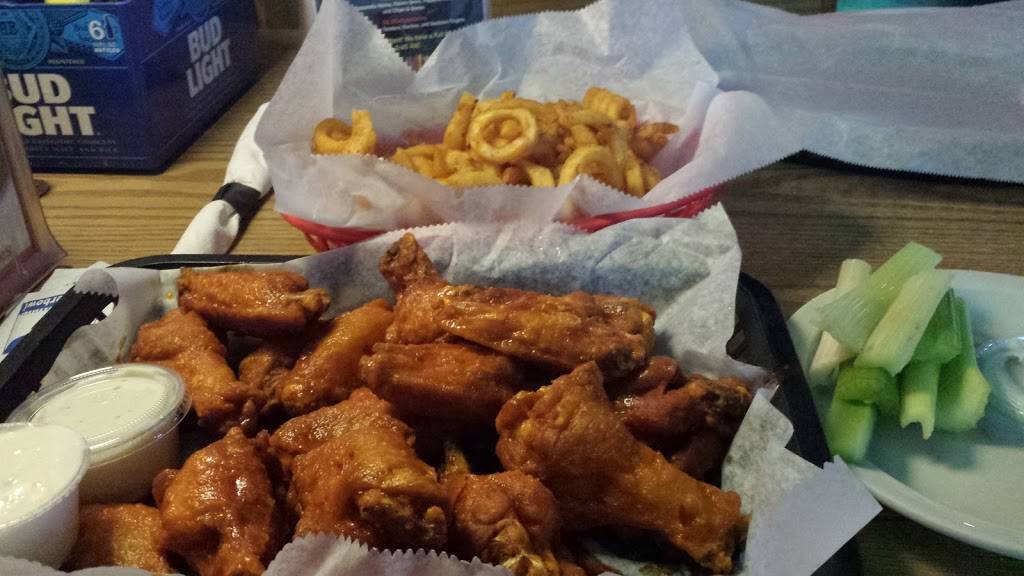 Prime Time Sports Grill | restaurant | 14404 N Dale Mabry Hwy, Tampa, FL 33618, USA | 8139080780 OR +1 813-908-0780