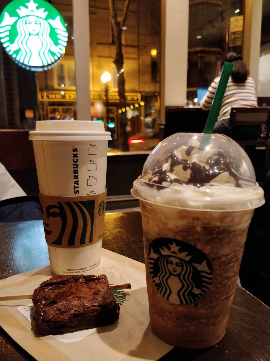 Starbucks | cafe | 1430 W Taylor St, Chicago, IL 60607, USA | 3124927370 OR +1 312-492-7370