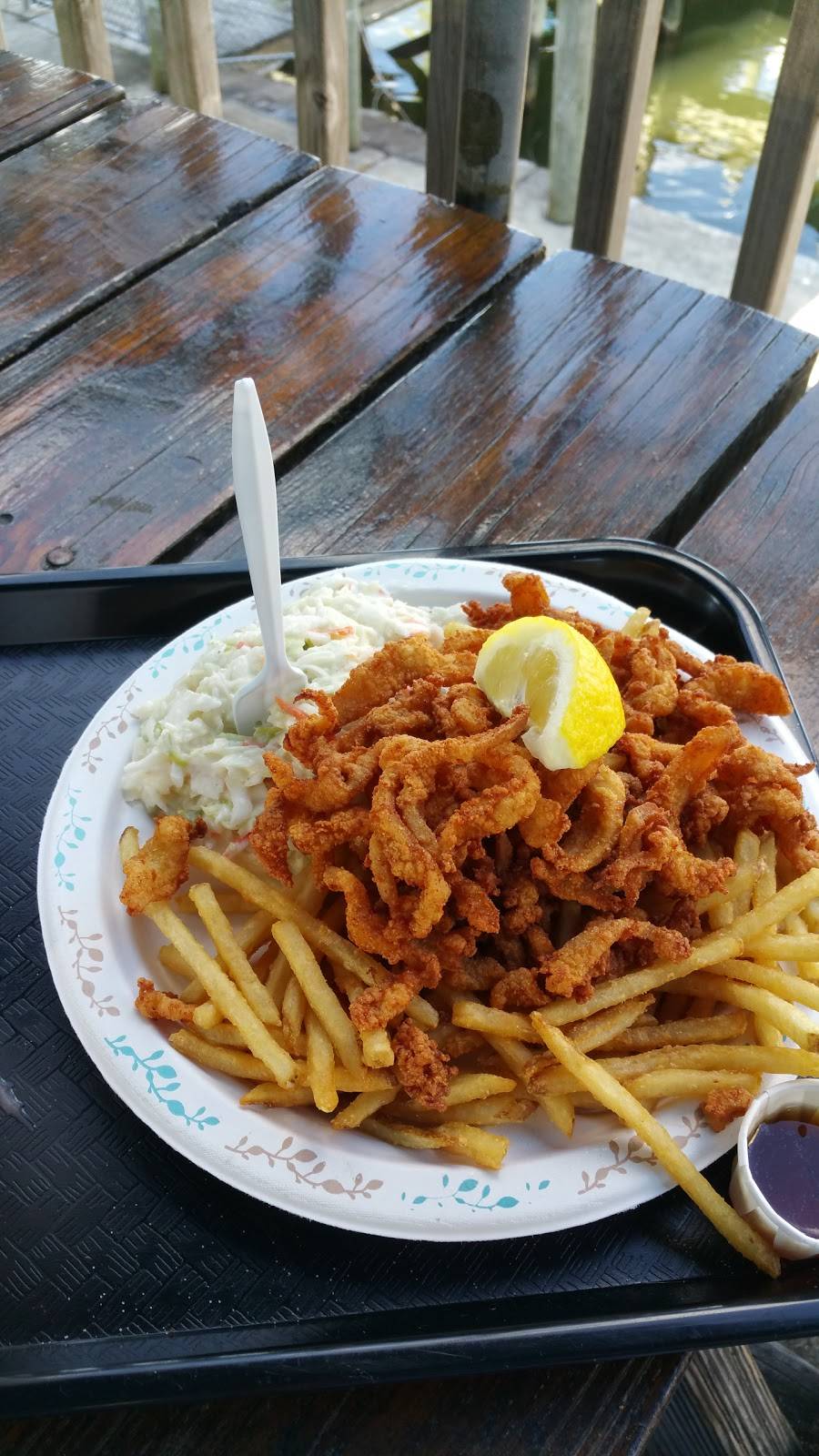 Freds Shanty Restaurant | restaurant | 272 Pequot Ave, New London, CT 06320, USA | 8604471301 OR +1 860-447-1301