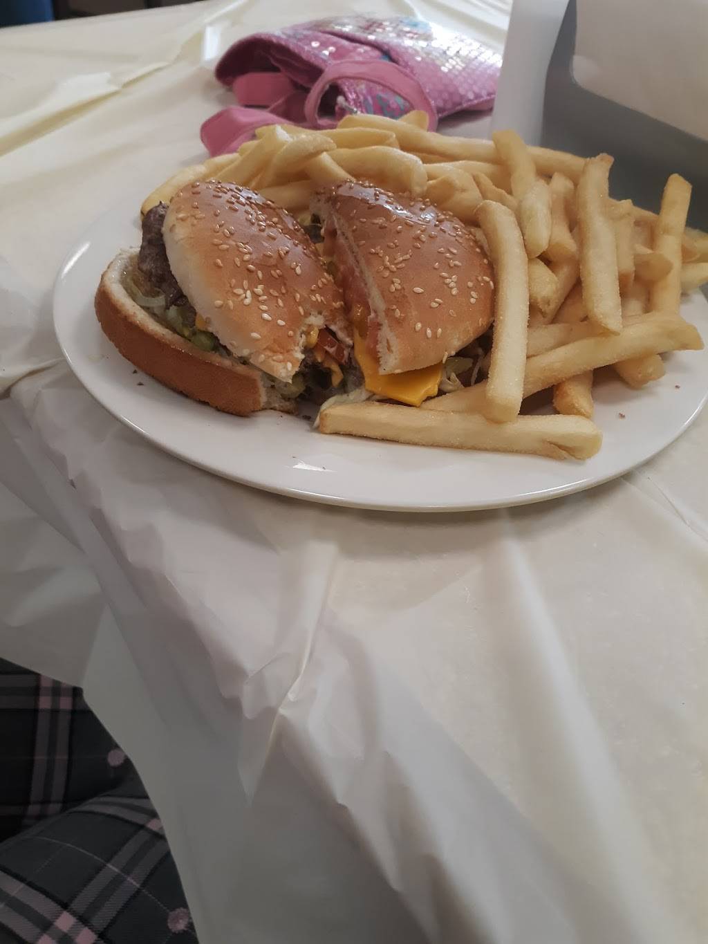 Carolina Fine Foods | restaurant | 625 SE Main St, Simpsonville, SC 29681, USA | 8649673335 OR +1 864-967-3335