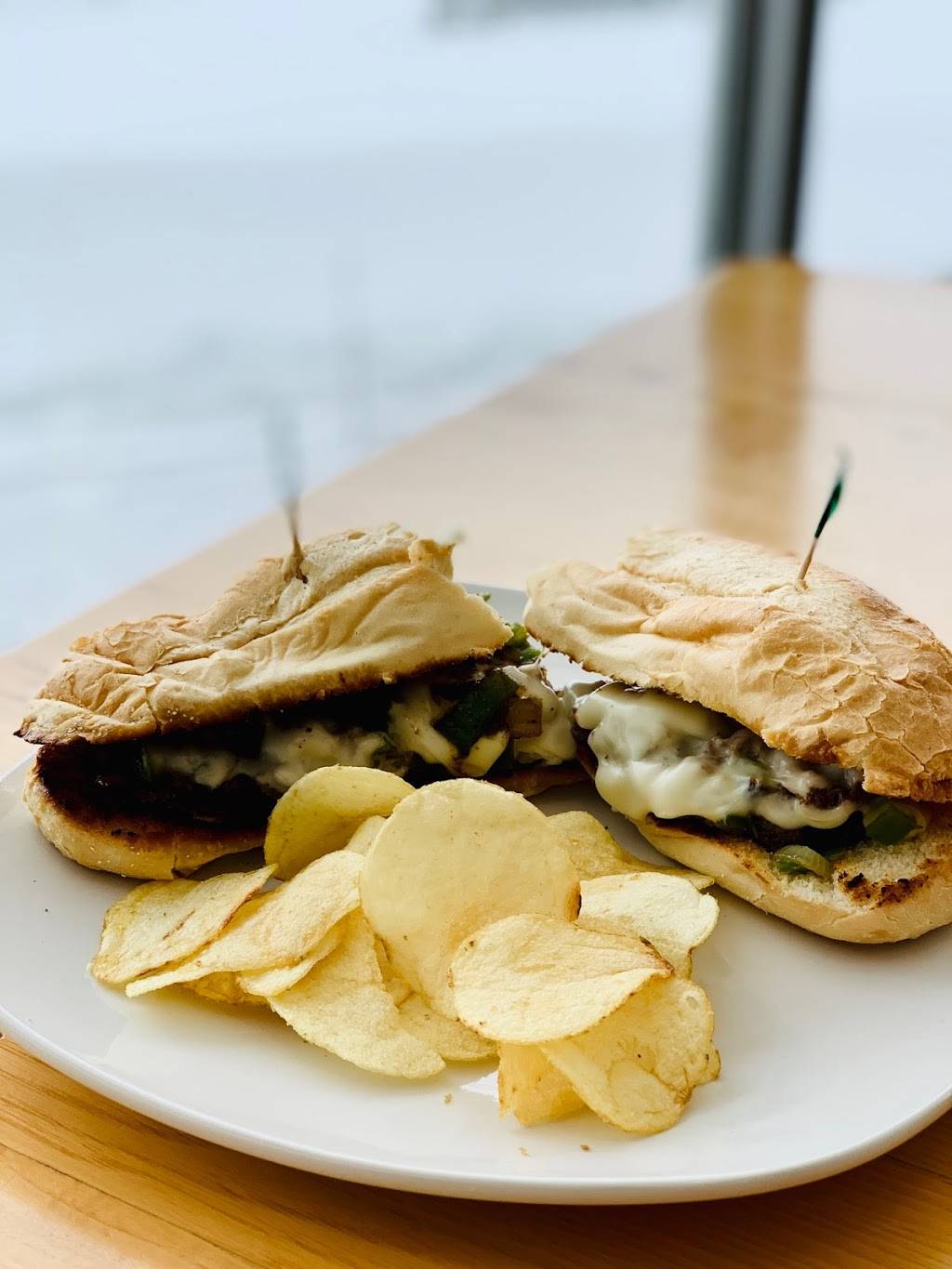 The Apron Restaurant & Spirits | restaurant | 3608 Wildwood Ave, Jackson, MI 49202, USA | 5177833616 OR +1 517-783-3616