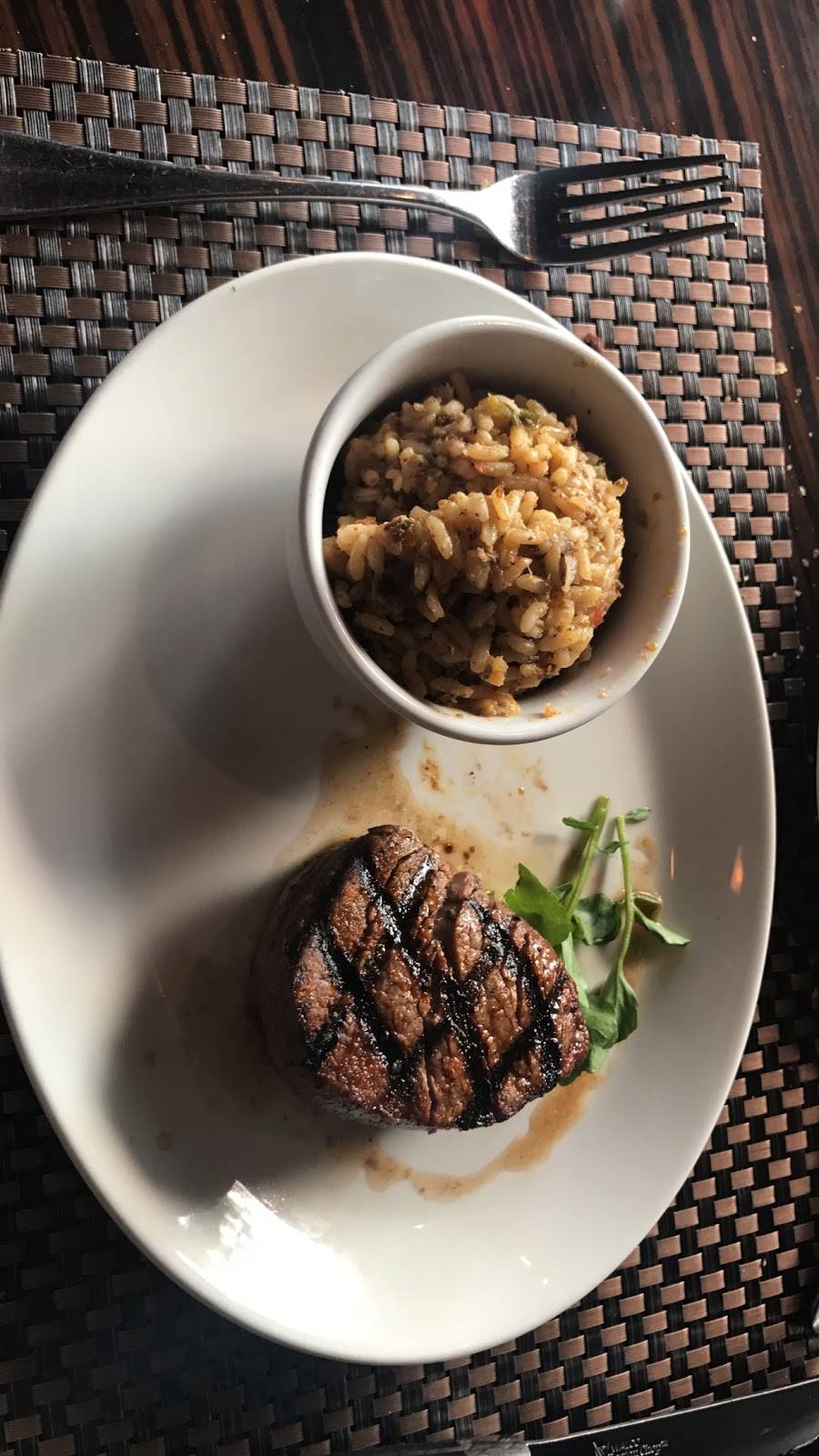 Mortons Grille | restaurant | 25 Waterway Ave, The Woodlands, TX 77380, USA | 8325850794 OR +1 832-585-0794