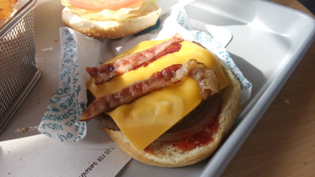 A&W Canada | restaurant | 2870 Gibford Dr, Ottawa, ON K1V 2R4, Canada | 6137383153 OR +1 613-738-3153