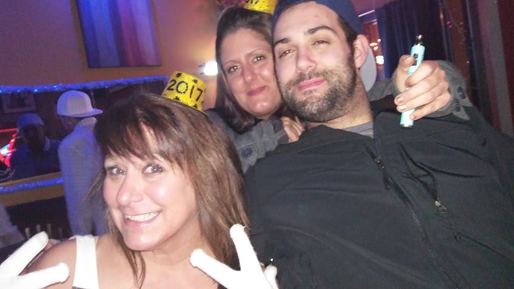 Girards | restaurant | 68 Bridge St, Amsterdam, NY 12010, USA | 5188425566 OR +1 518-842-5566