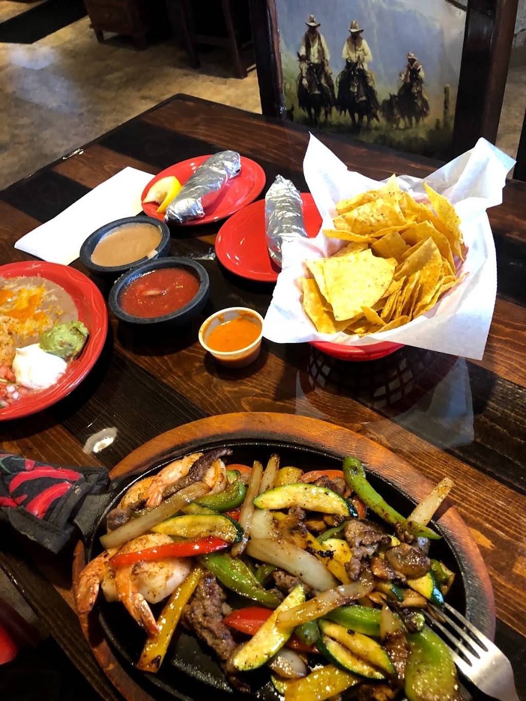 El Fogón | restaurant | 800 W Fond Du Lac St, Ripon, WI 54971, USA | 9208960283 OR +1 920-896-0283