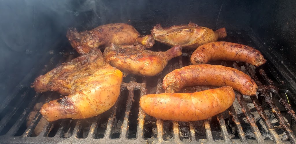 Smackhouse blues and BBQ | restaurant | 1250 College Square Mall, Cedar Falls, IA 50613, USA | 3195292345 OR +1 319-529-2345