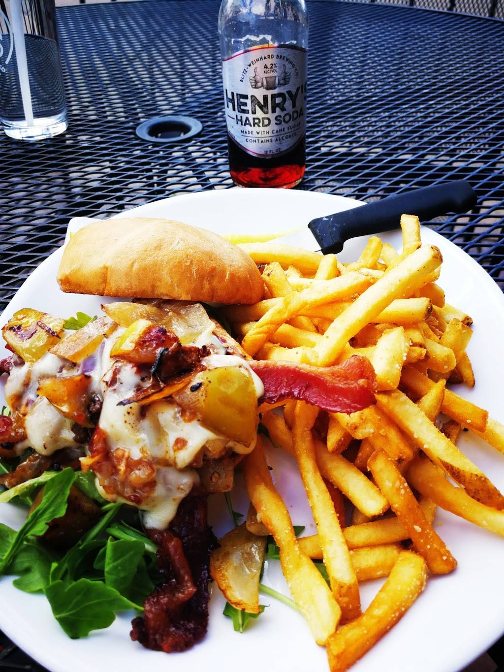 Hose 22 Firehouse Grill | restaurant | 56 Stutson St, Rochester, NY 14612, USA | 5856212200 OR +1 585-621-2200