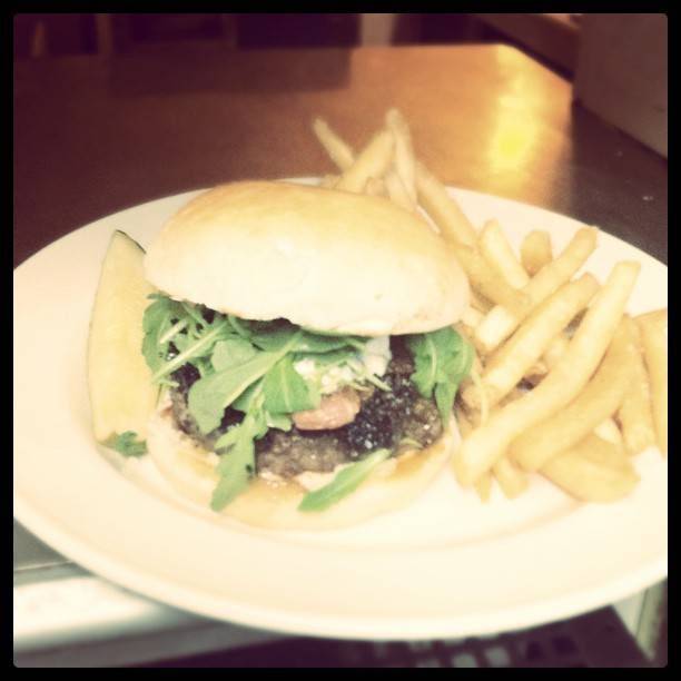 Angry Buffalo @ The Rose Garden | restaurant | 2753 Wehrle Dr, Williamsville, NY 14221, USA | 7166329871 OR +1 716-632-9871