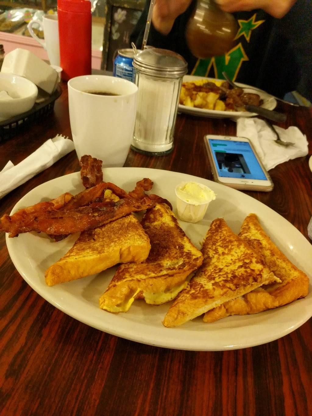 Micheles Cafe | restaurant | 1373 Clinton St, Buffalo, NY 14206, USA | 7168219400 OR +1 716-821-9400