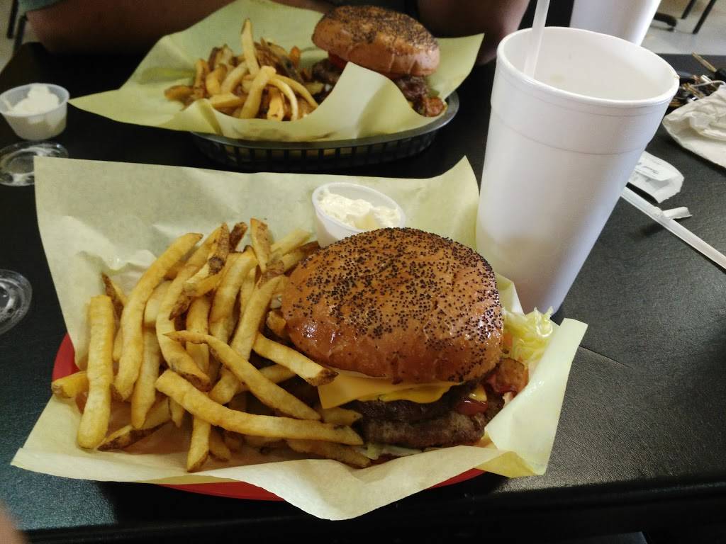 Flaming Burger | restaurant | 11255 Garland Rd, Dallas, TX 75218, USA | 2143213734 OR +1 214-321-3734