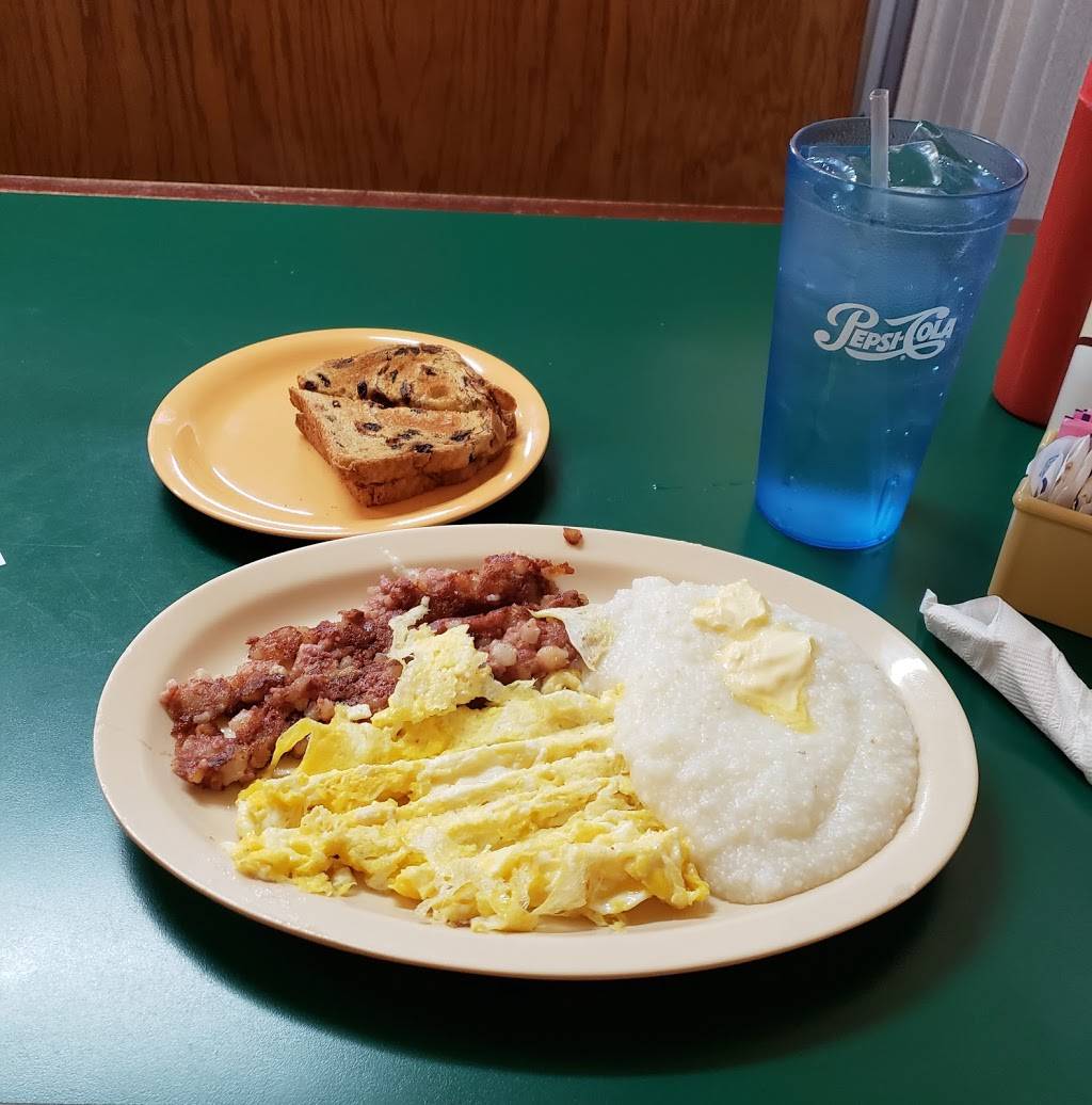 Steamboat Lillys | restaurant | 551429 US-1, Hilliard, FL 32046, USA | 9048451181 OR +1 904-845-1181