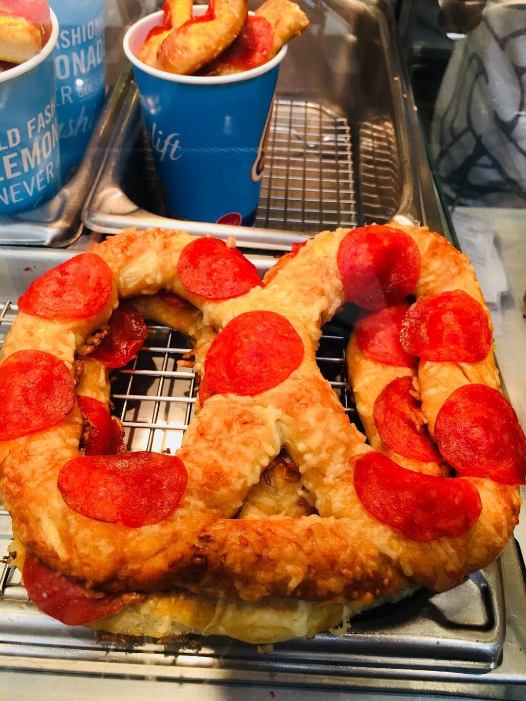 Auntie Annes | cafe | 472 Sun Valley Mall, Concord, CA 94520, USA | 9256769648 OR +1 925-676-9648