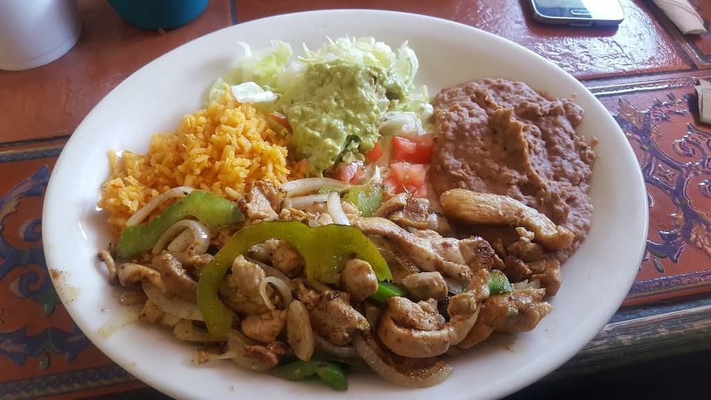 El Rincon De Maria | restaurant | 2511 Ackerman Rd, San Antonio, TX 78219, USA | 2106666151 OR +1 210-666-6151