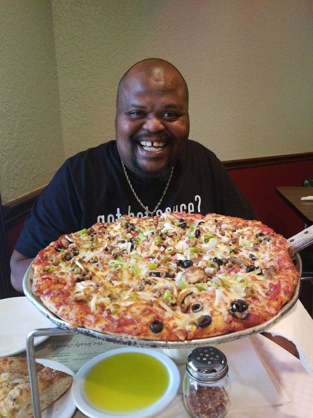 Guglianis | restaurant | 4990 Beechnut St, Houston, TX 77096, USA | 7133499040 OR +1 713-349-9040