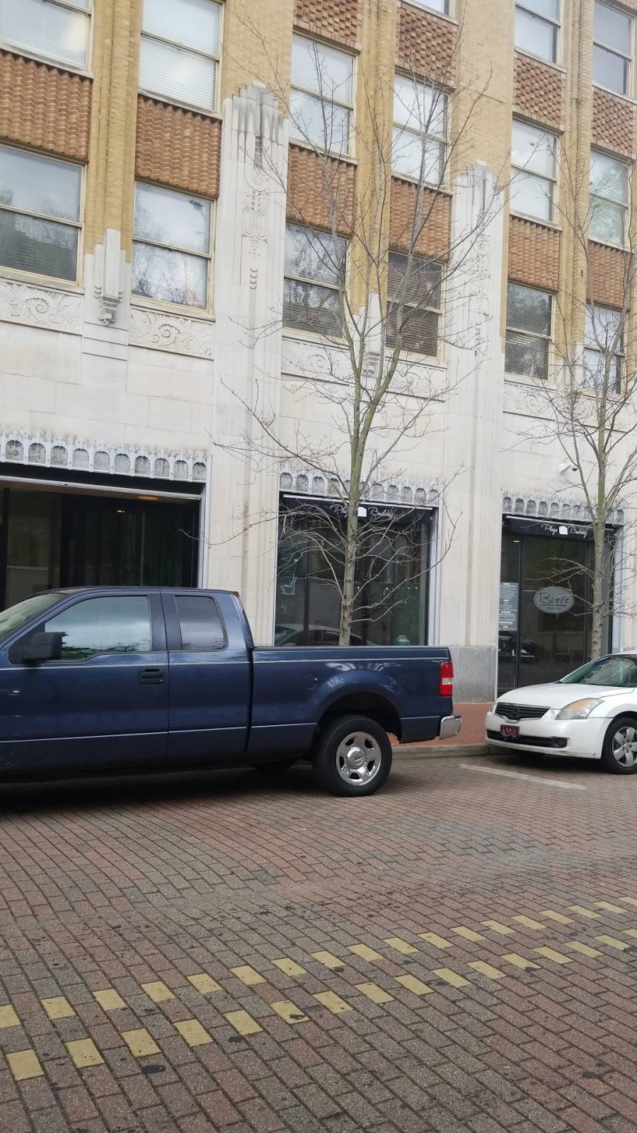 Basils Downtown | meal delivery | 120 N Congress St, Jackson, MS 39201, USA | 6019449888 OR +1 601-944-9888