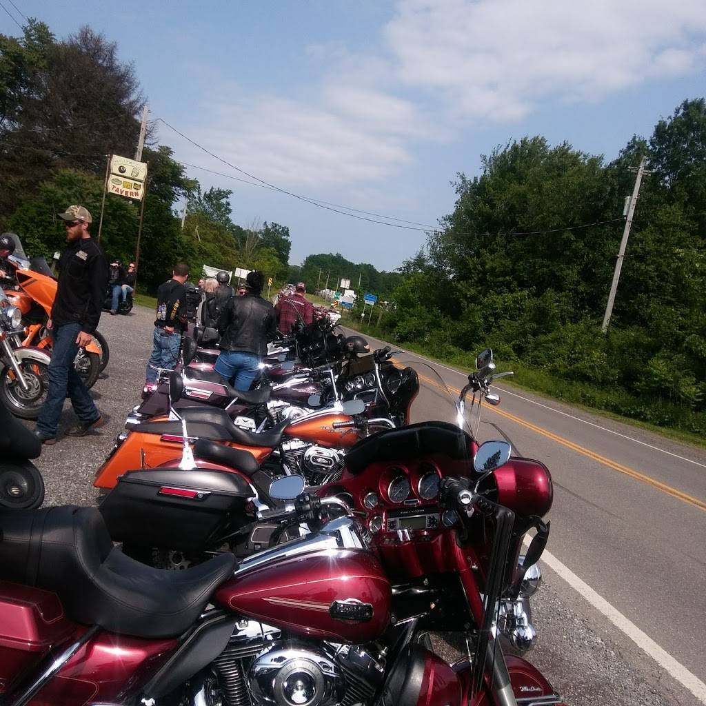 State Line Tavern | restaurant | 51962 E Taggart St, East Palestine, OH 44413, USA | 3304266878 OR +1 330-426-6878