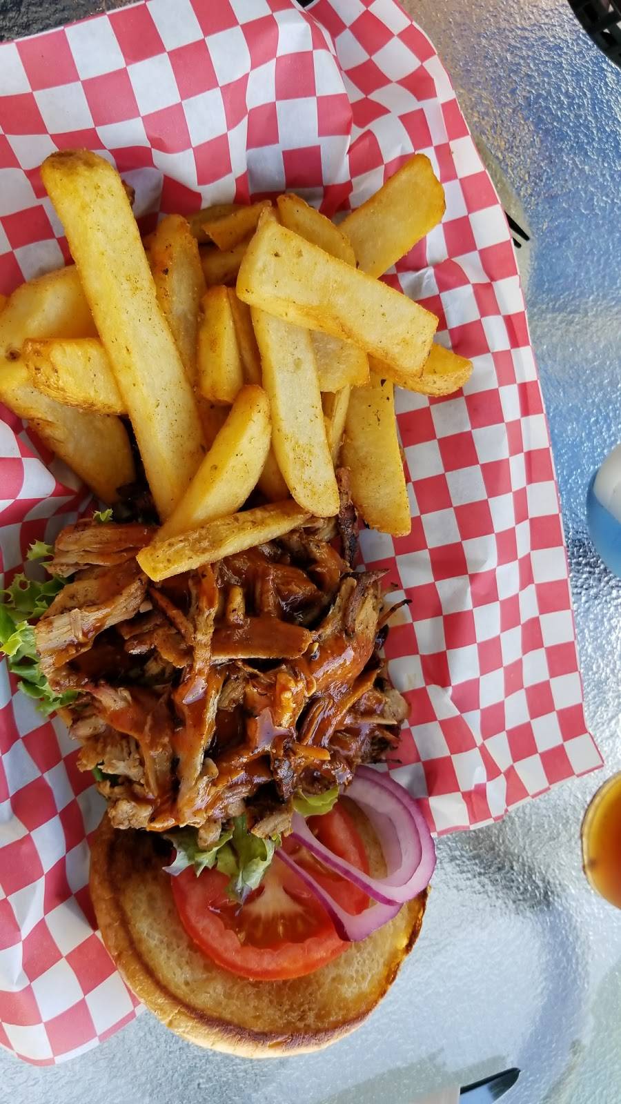 Smokey Bs Gin Mill | restaurant | 422-432 Main St, Ogunquit, ME 03907, USA | 2073602198 OR +1 207-360-2198