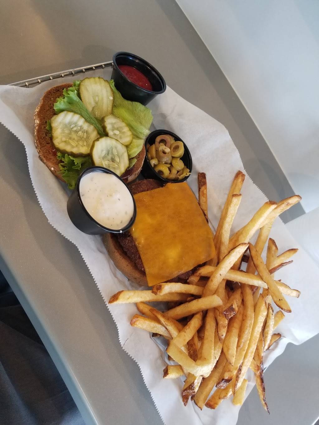 Burger Boss | restaurant | 15080 Kensington Park Dr, Tustin, CA 92782, USA | 6572453080 OR +1 657-245-3080