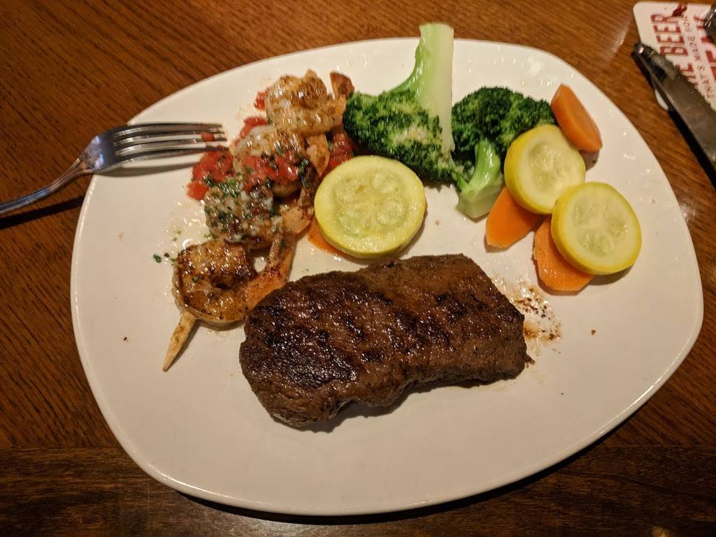 Outback Steakhouse | restaurant | 1000 Division Rd, East Greenwich, RI 02818, USA | 4018864543 OR +1 401-886-4543