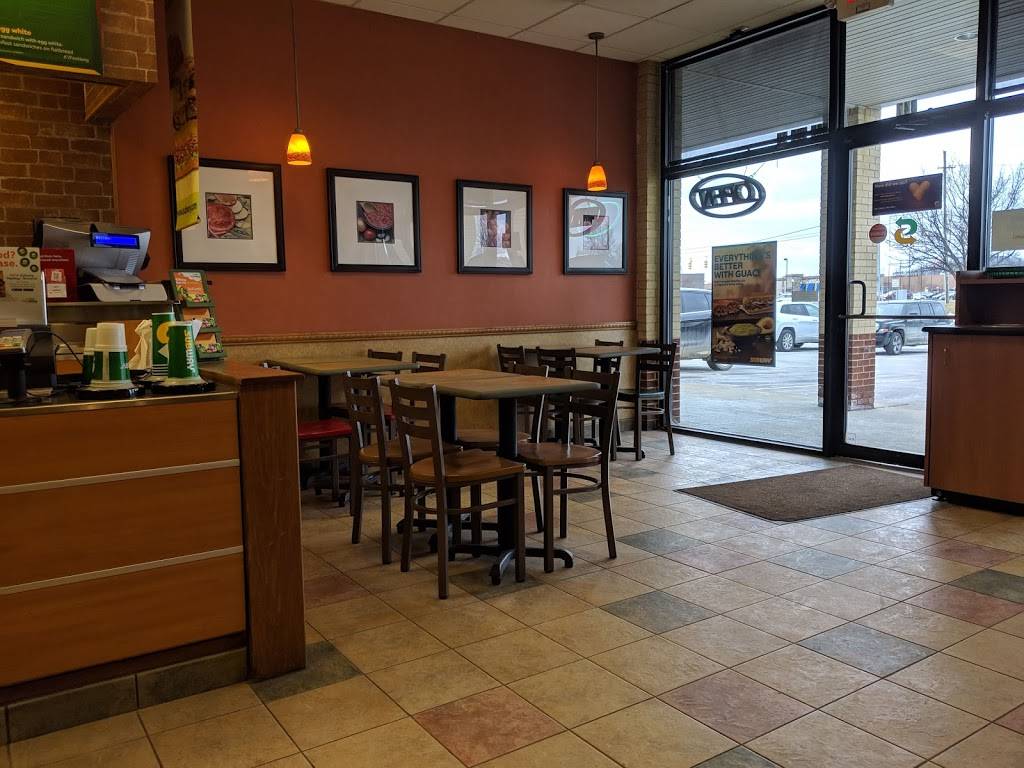 Subway | restaurant | 847 S Latson Rd, Howell, MI 48843, USA | 5175400927 OR +1 517-540-0927