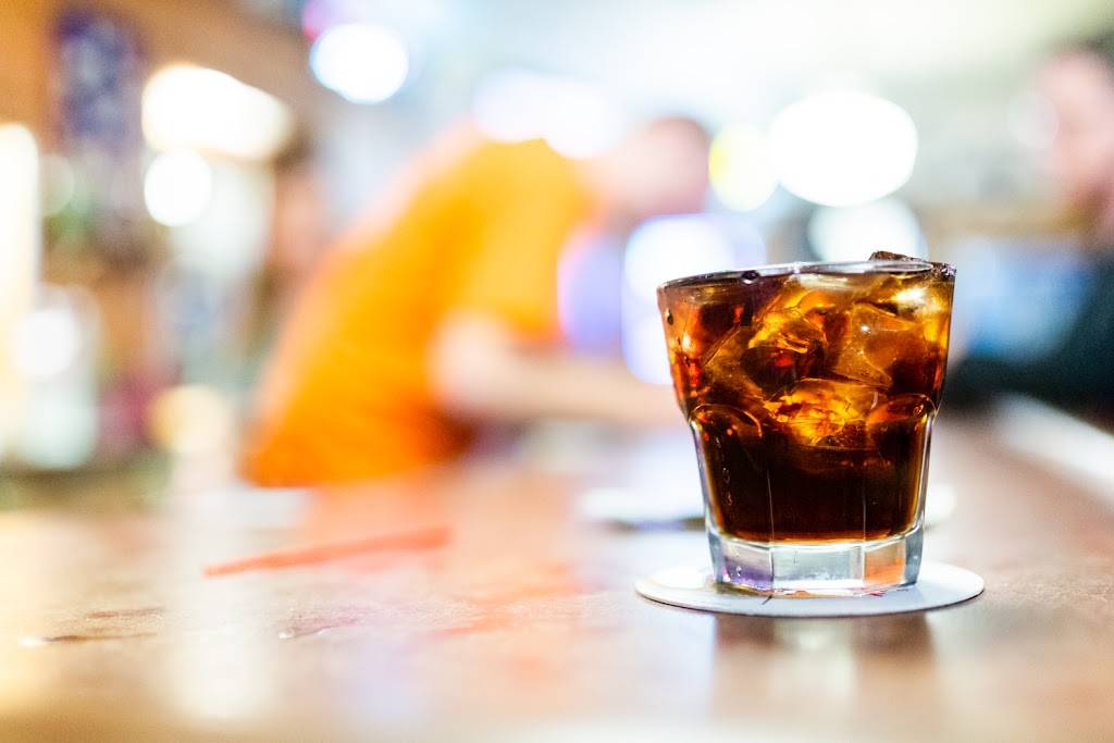 DeCamp Station | restaurant | 8767 IL-4, Staunton, IL 62088, USA | 6186372951 OR +1 618-637-2951