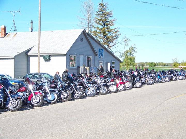 Inn Between Saloon | restaurant | 4711 Kinde Rd, Port Hope, MI 48468, USA | 9894283522 OR +1 989-428-3522