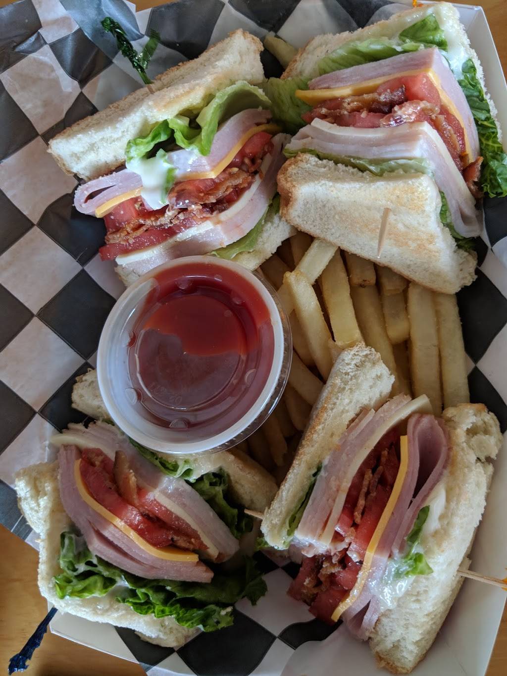 Harolds On the Ocean | restaurant | 100 Main St, North Myrtle Beach, SC 29582, USA | 8432491047 OR +1 843-249-1047