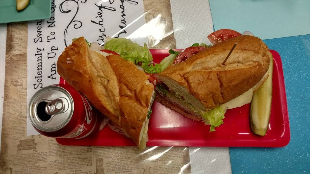 R.T. Smiths Fine Delicatessen | restaurant | 10 Campbell Ave SE, Roanoke, VA 24011, USA | 5403144072 OR +1 540-314-4072